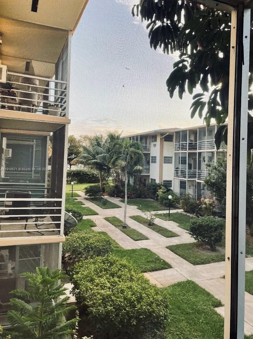 1355 NE 167th St # 209, Miami FL 33162