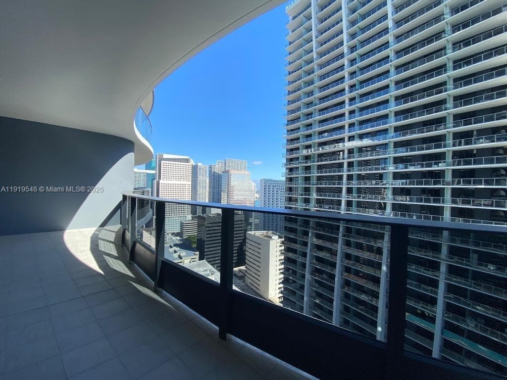 1000 Brickell Plz # 3207, Miami FL 33131