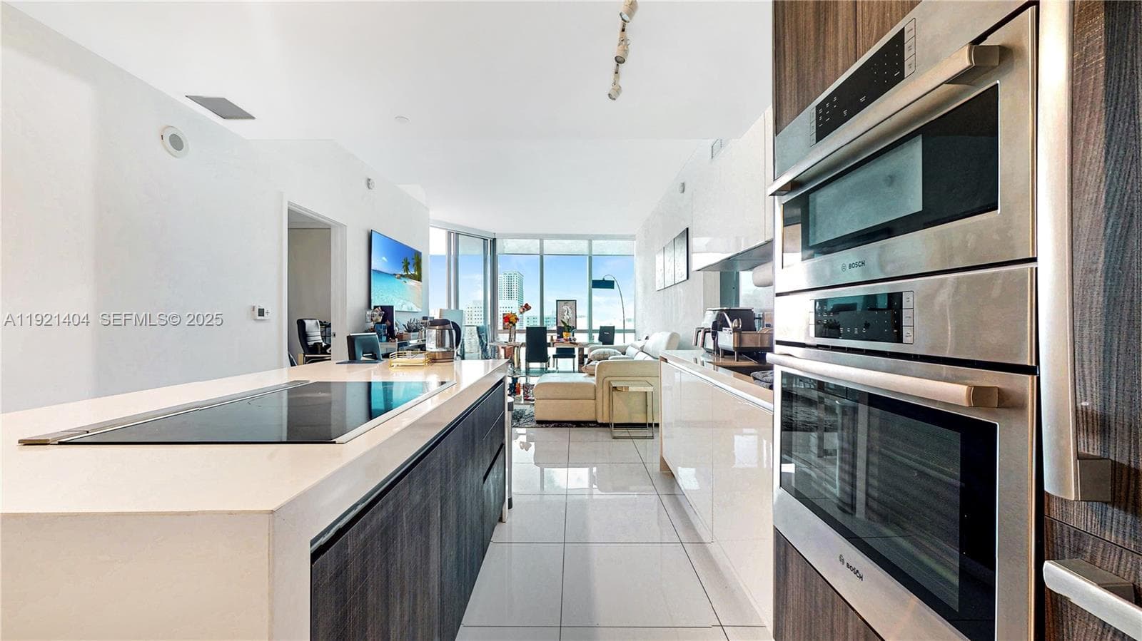 851 NE 1st Ave # 1508, Miami FL 33132