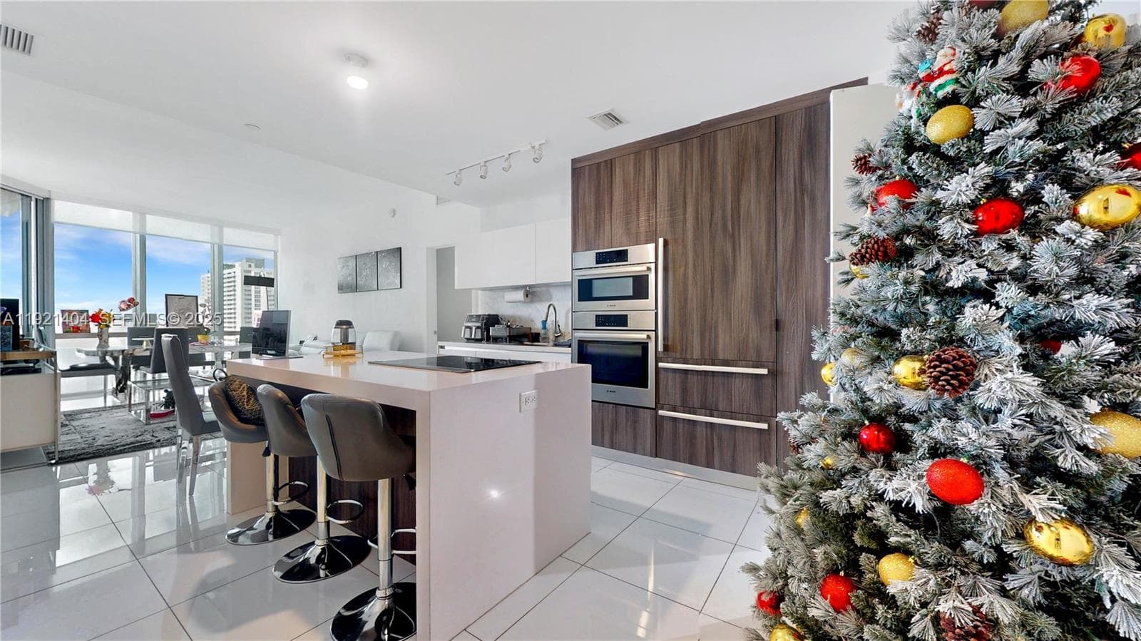 851 NE 1st Ave # 1508, Miami FL 33132