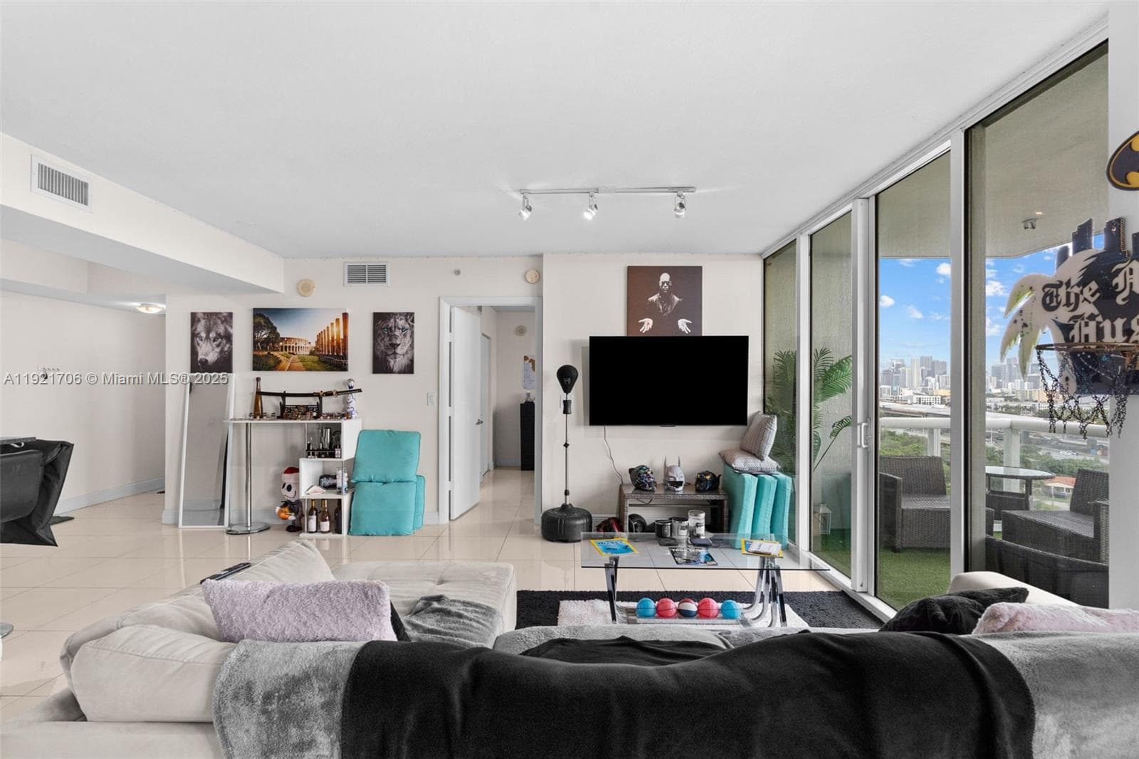 1871 NW S River Dr # 1402, Miami FL 33125