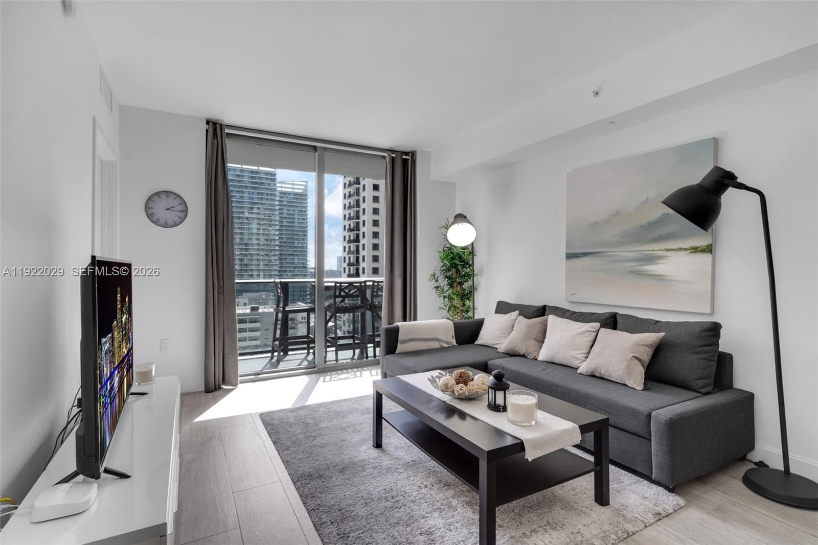 55 SW 9th St # 1705, Miami FL 33130