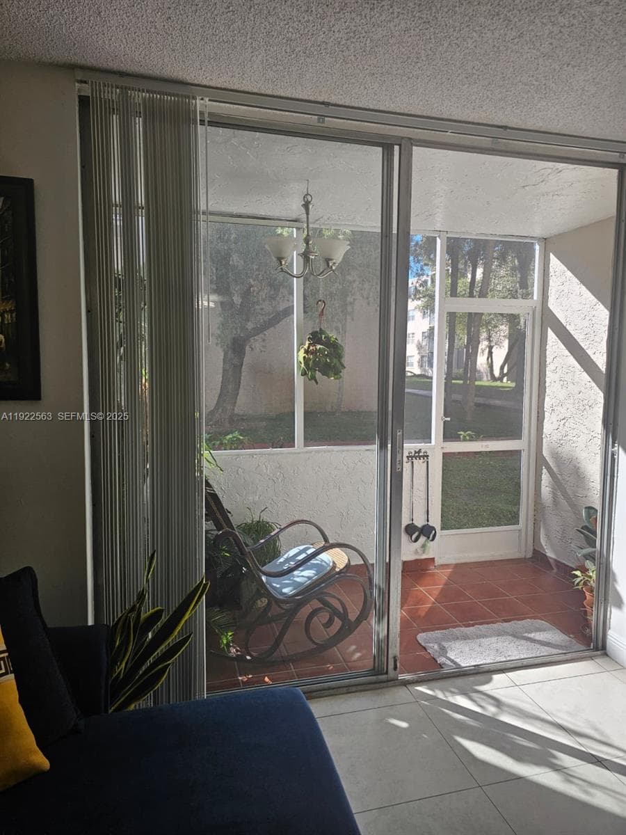 8411 NW 8th St # 111, Miami FL 33126