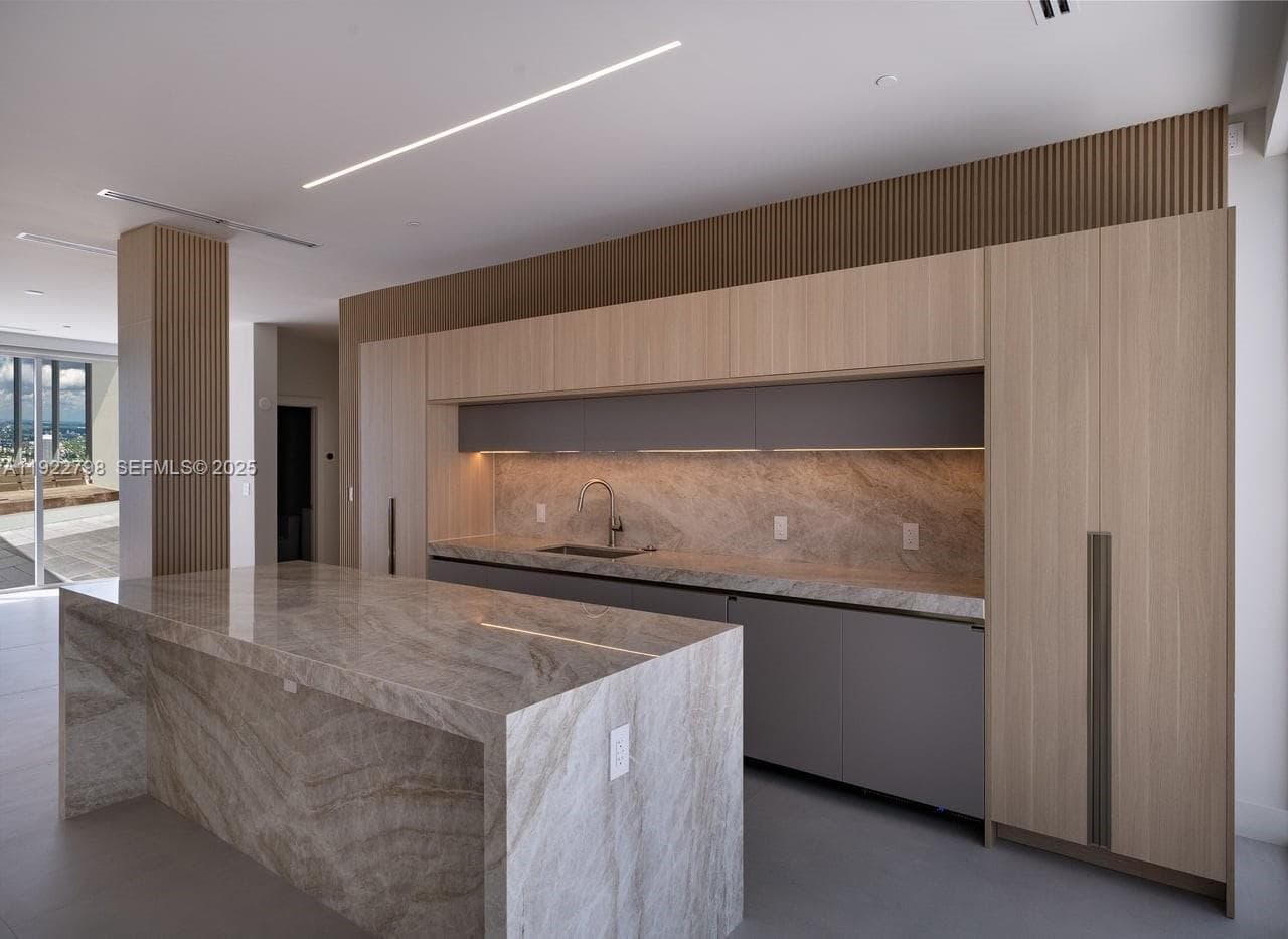465 Brickell Ave # 5701, Miami FL 33131