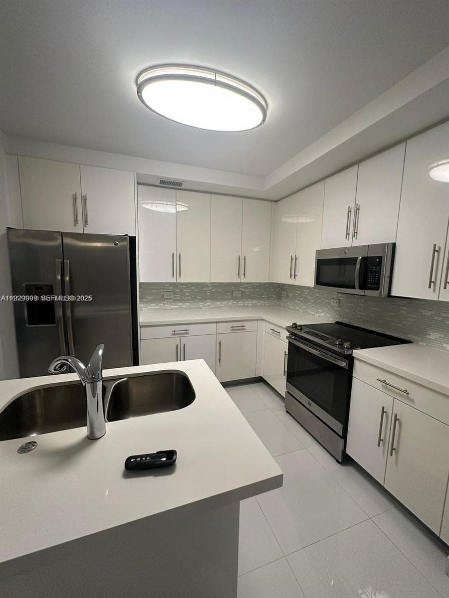 2651 NE 212th Ter # 400, Miami FL 33180