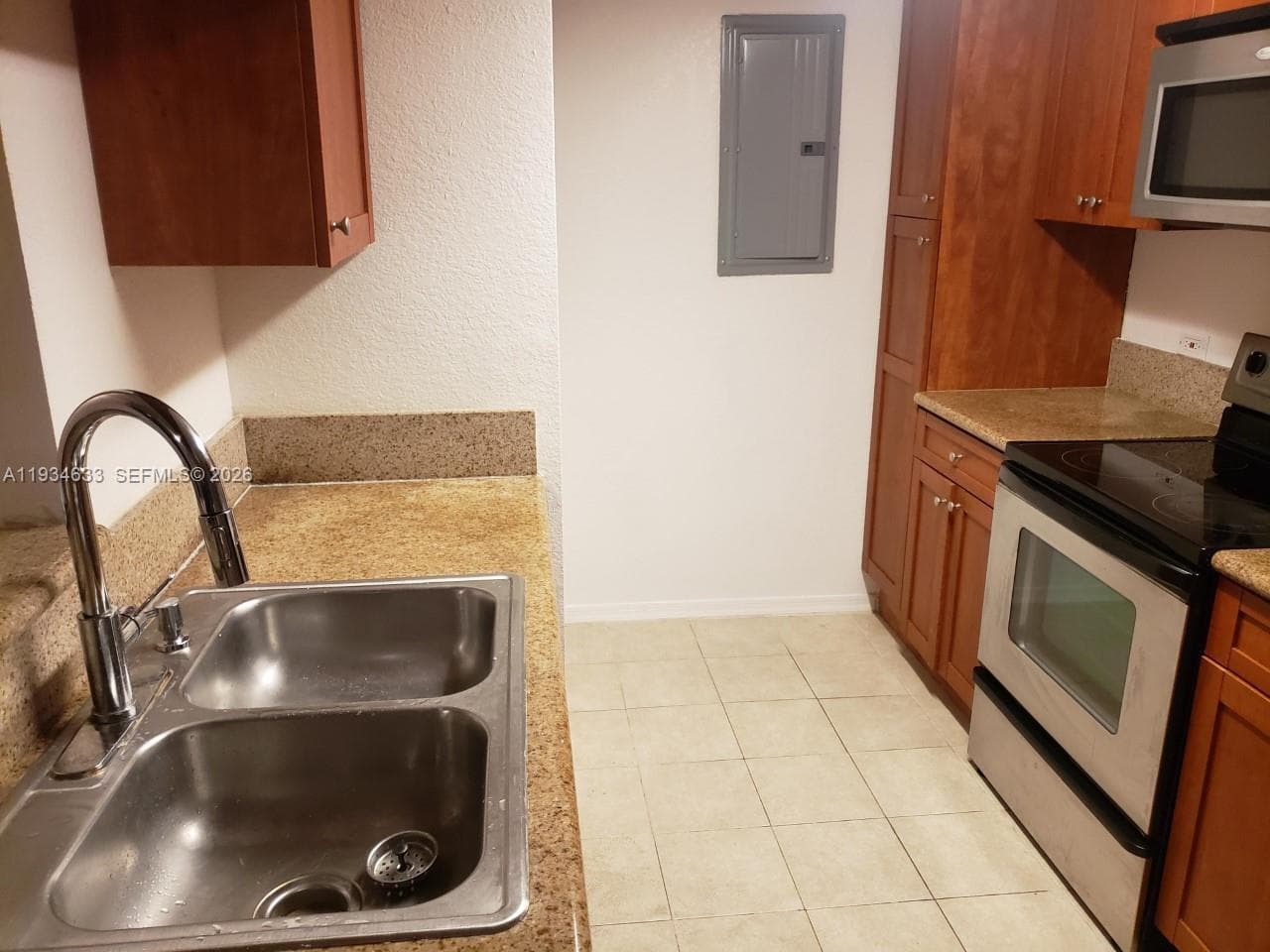 36 NW 6th Ave # 906, Miami FL 33128