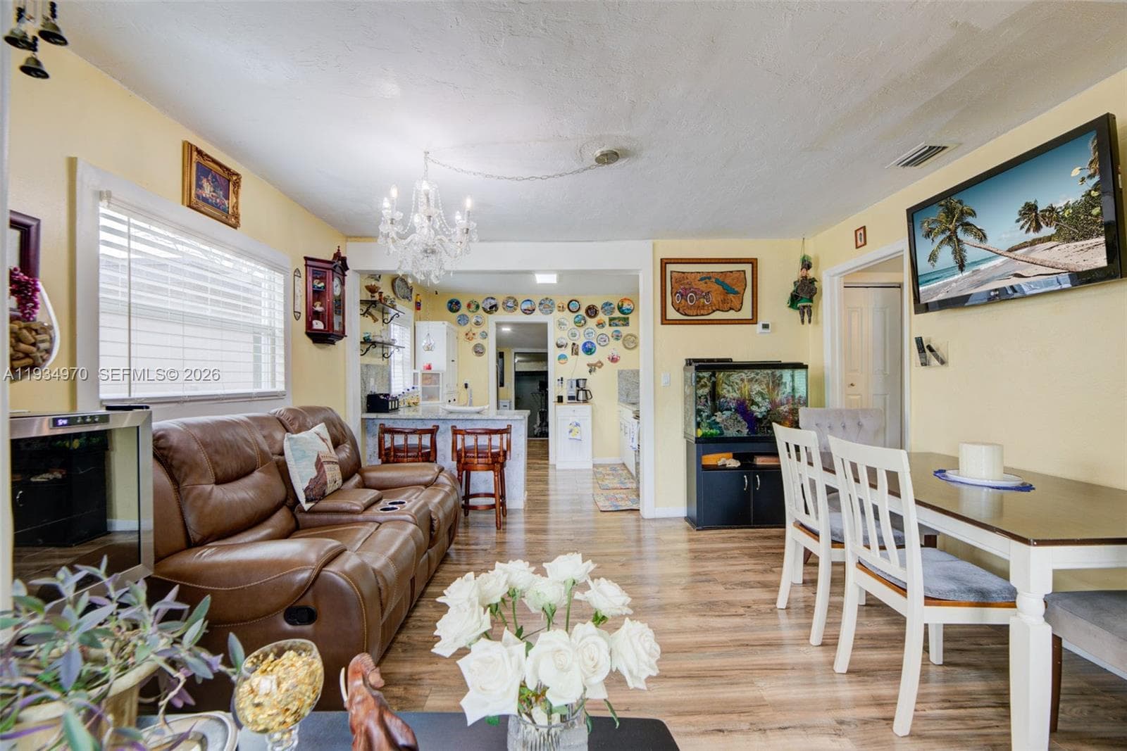 1911 NW 52nd St, Miami FL 33142