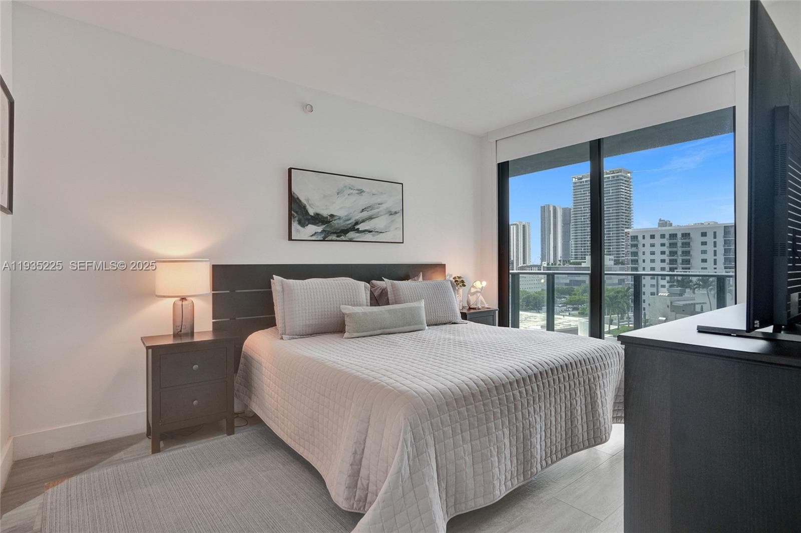 121 NE 34th St # 902, Miami FL 33137