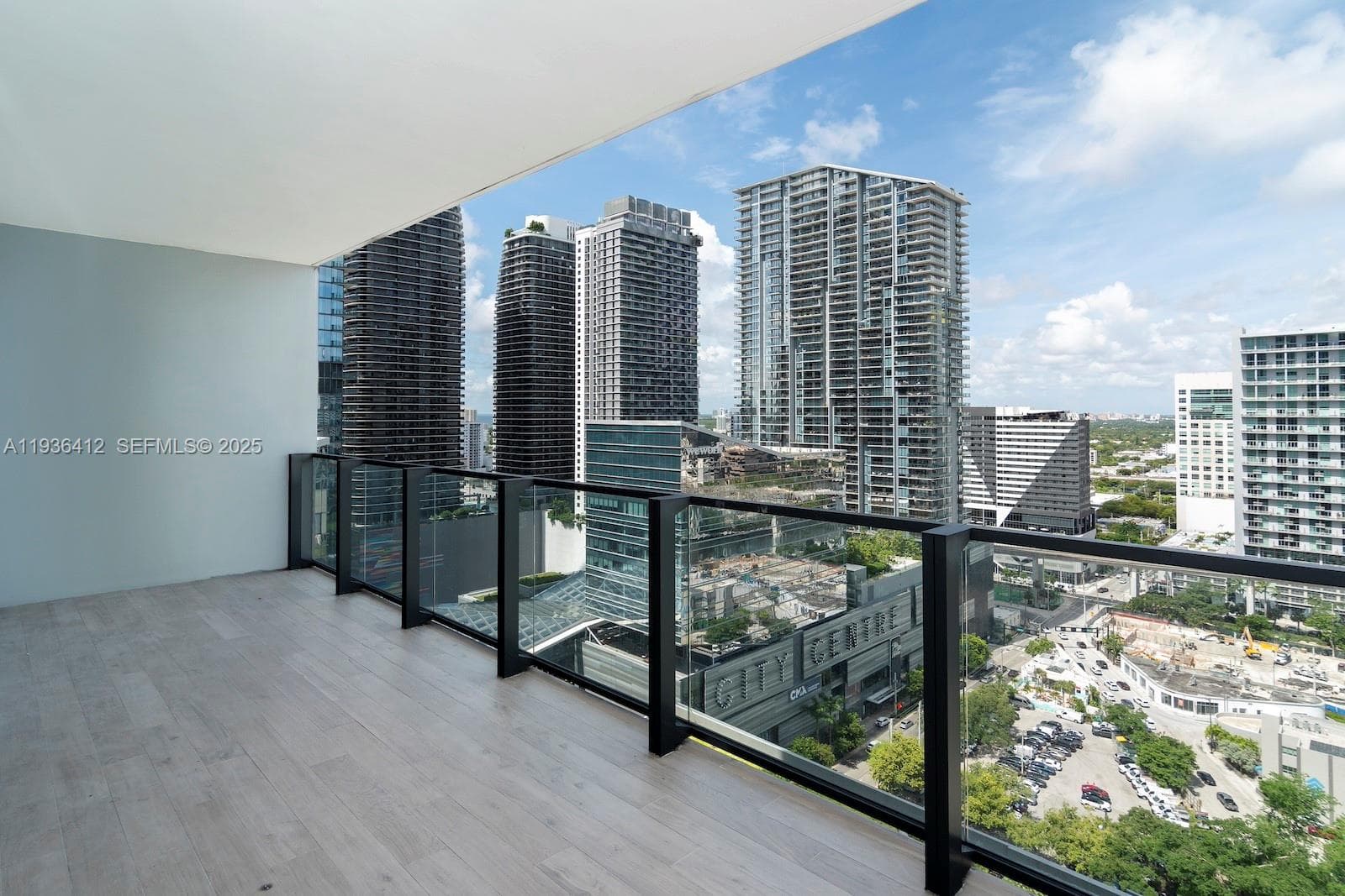 68 SE 6th St # 2010, Miami FL 33131