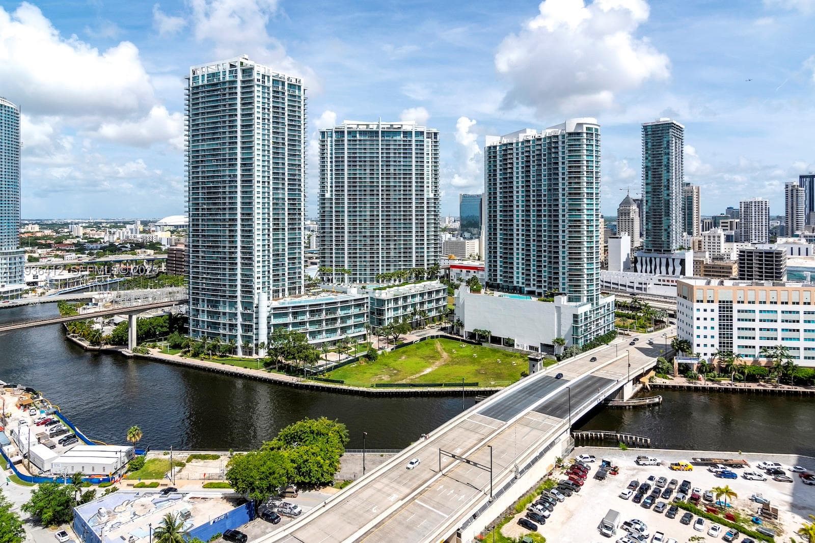 68 SE 6th St # 2010, Miami FL 33131