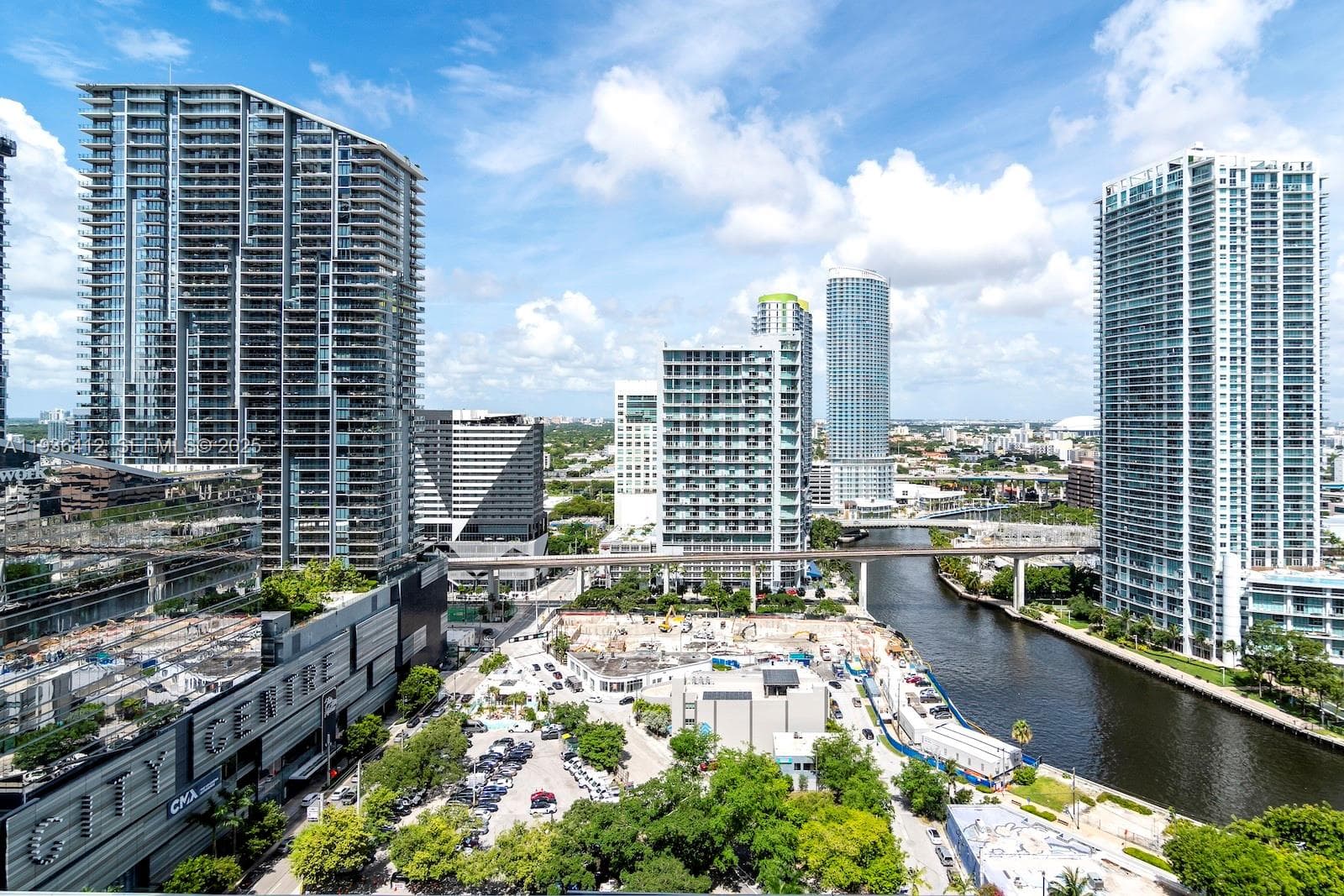 68 SE 6th St # 2010, Miami FL 33131