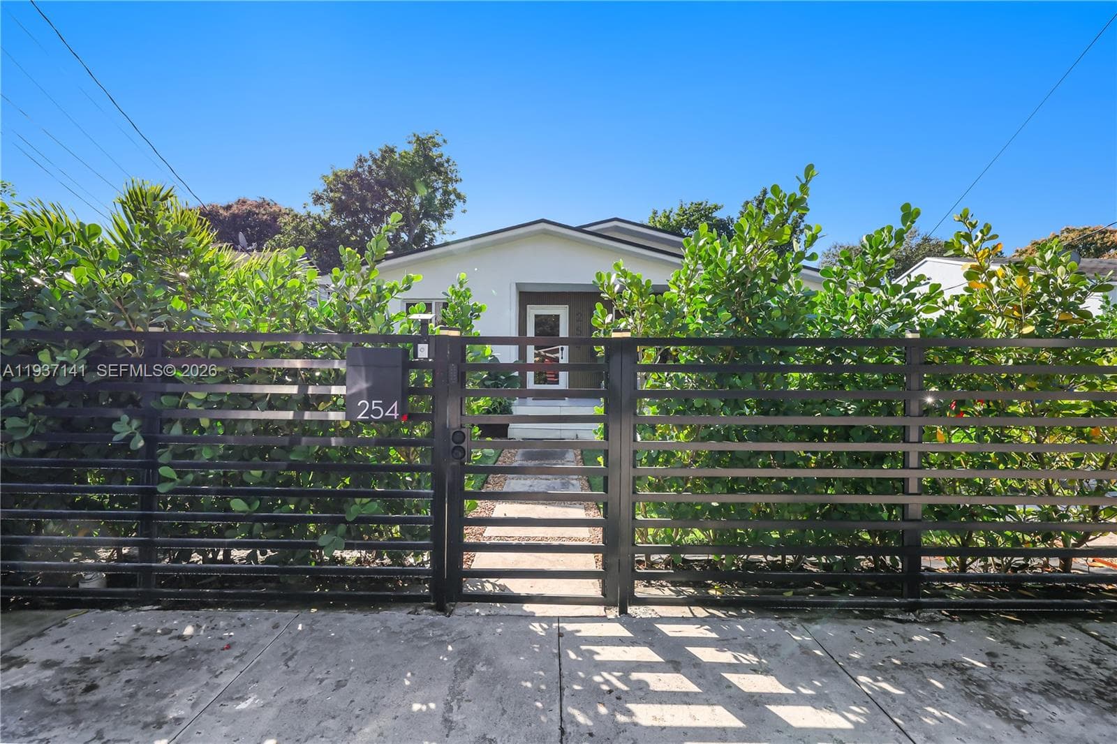 254 NW 43rd St, Miami FL 33127