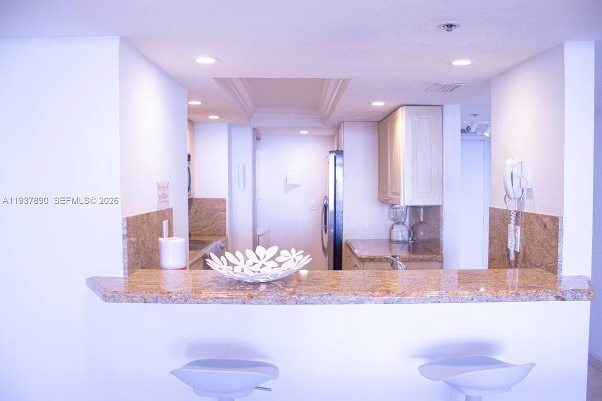 1717 N Bayshore Dr # 4141, Miami FL 33132