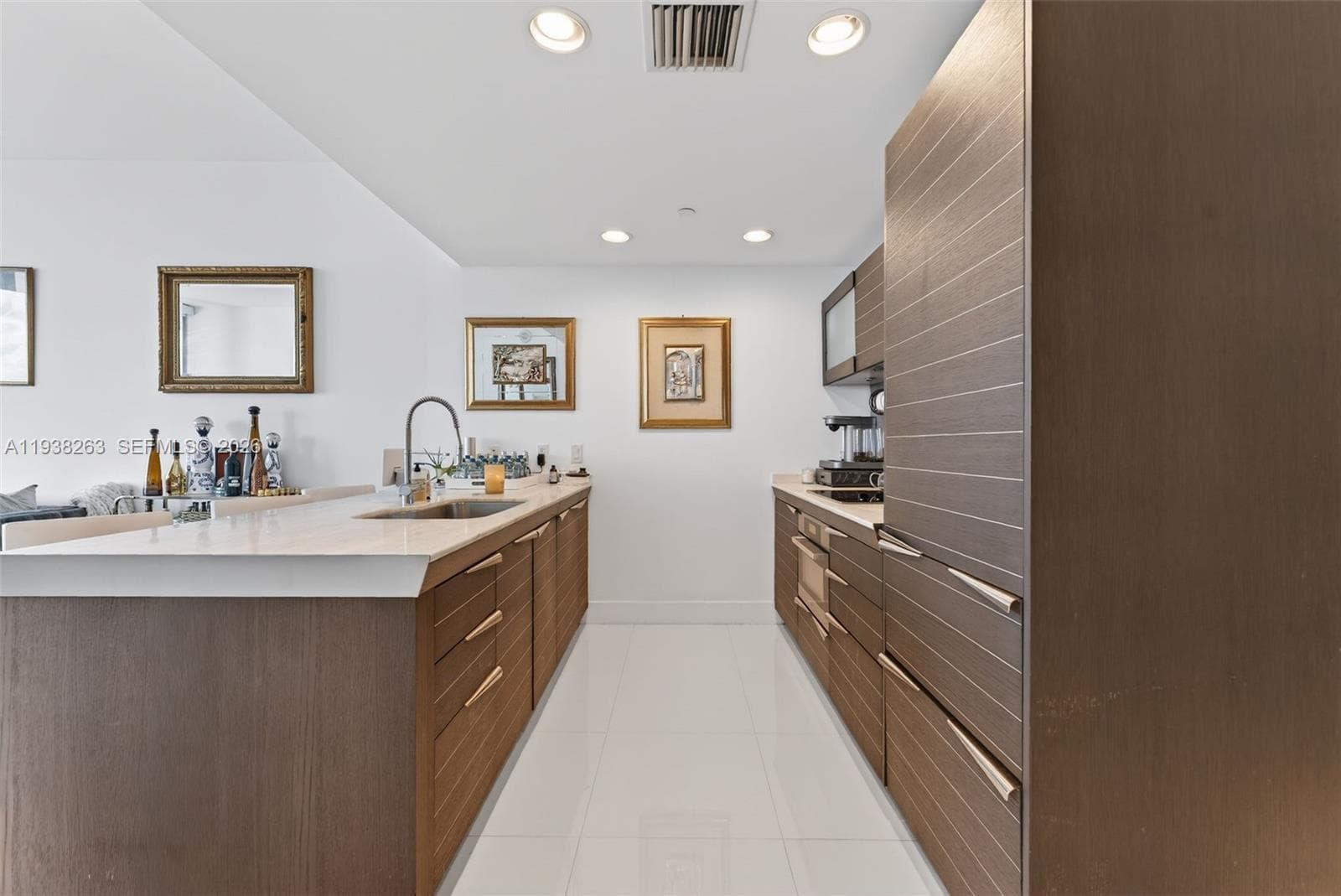 200 Biscayne Boulevard Way # 4414, Miami FL 33131