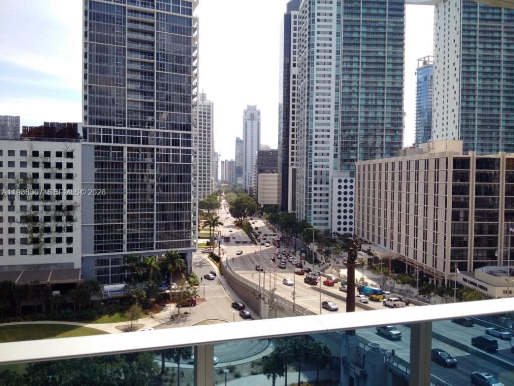 200 Biscayne Boulevard Way # 906, Miami FL 33131