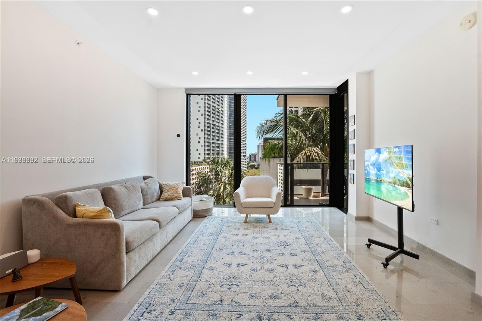 68 SE 6th Street # 805, Miami FL 33131