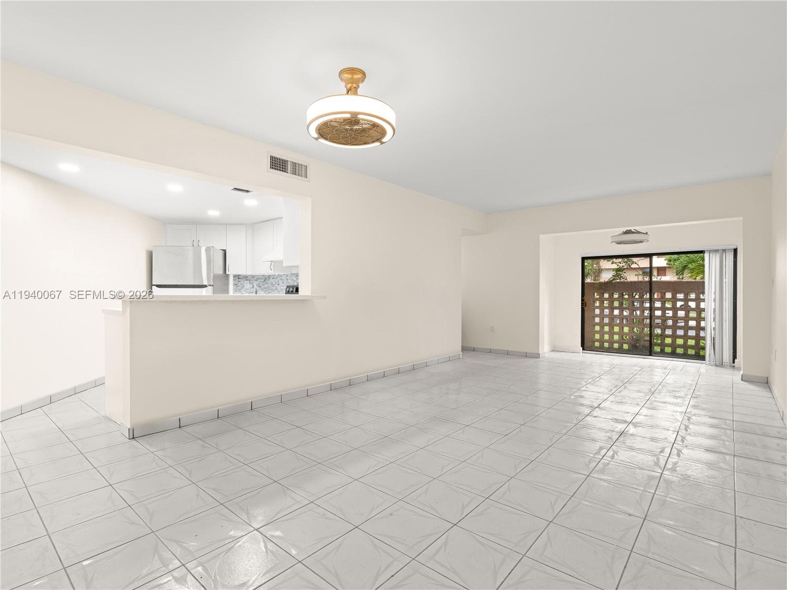 10249 NW 9th St Cir # 8, Miami FL 33172