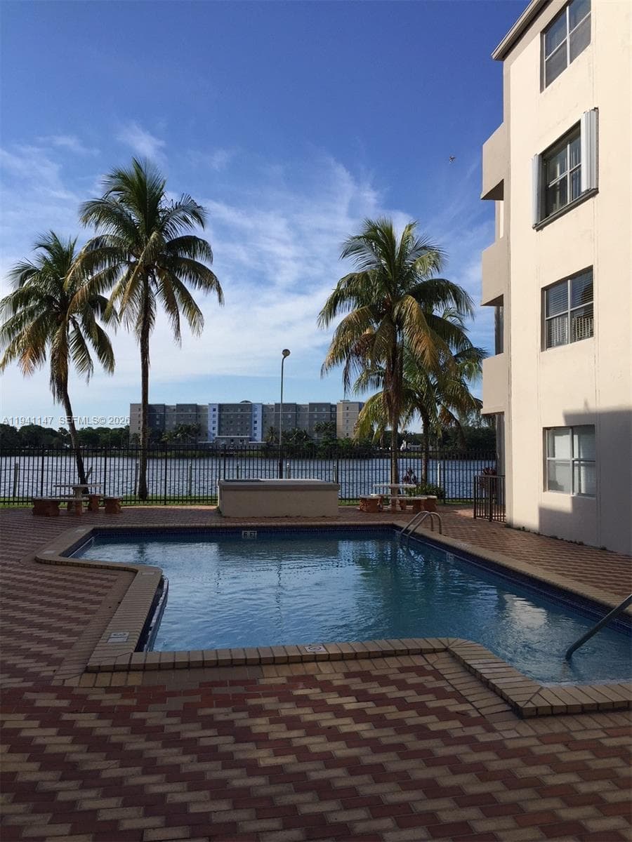 5505 NW 7th St # W406, Miami FL 33126