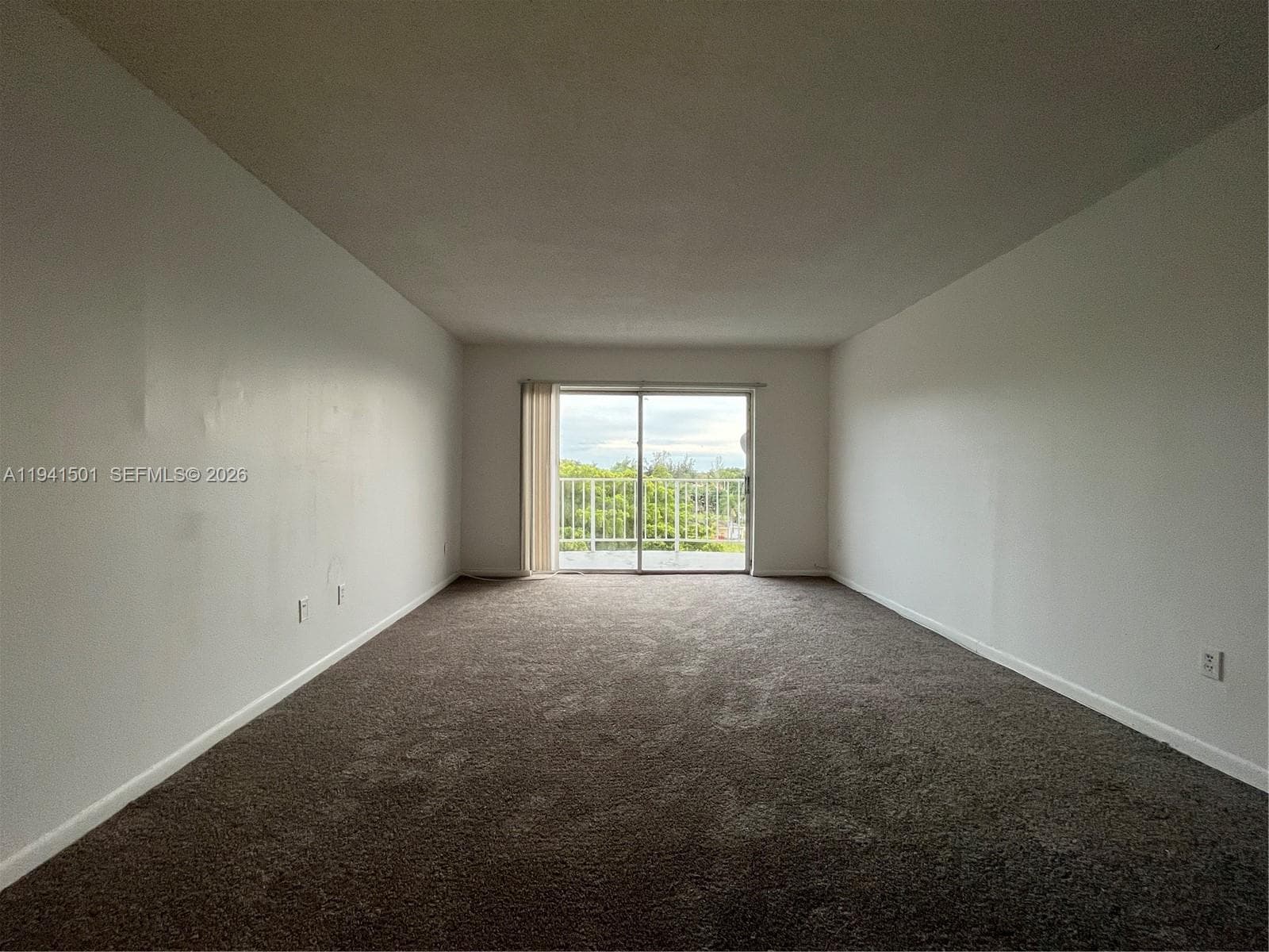 492 NW 165th St Rd # 611, Miami FL 33169