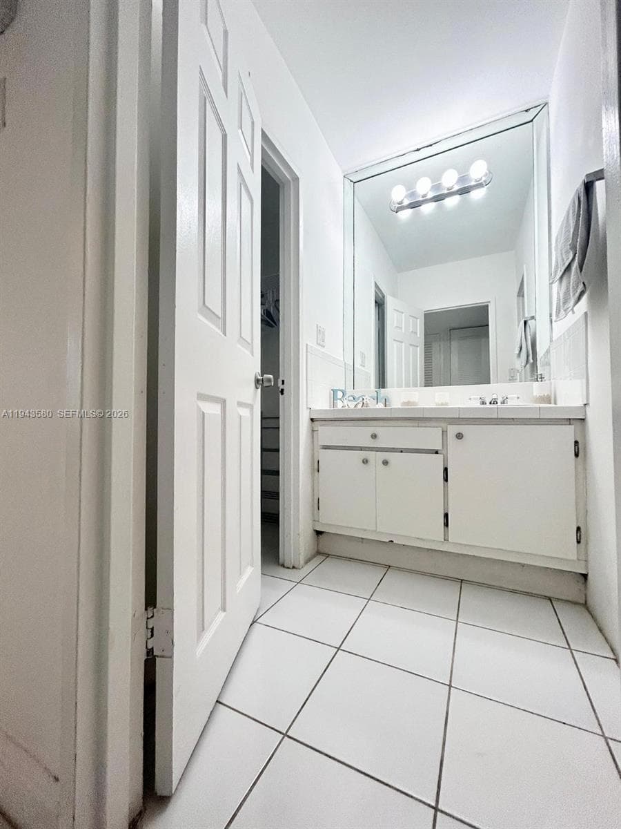 100 Lincoln Rd # 524, Miami Beach FL 33139
