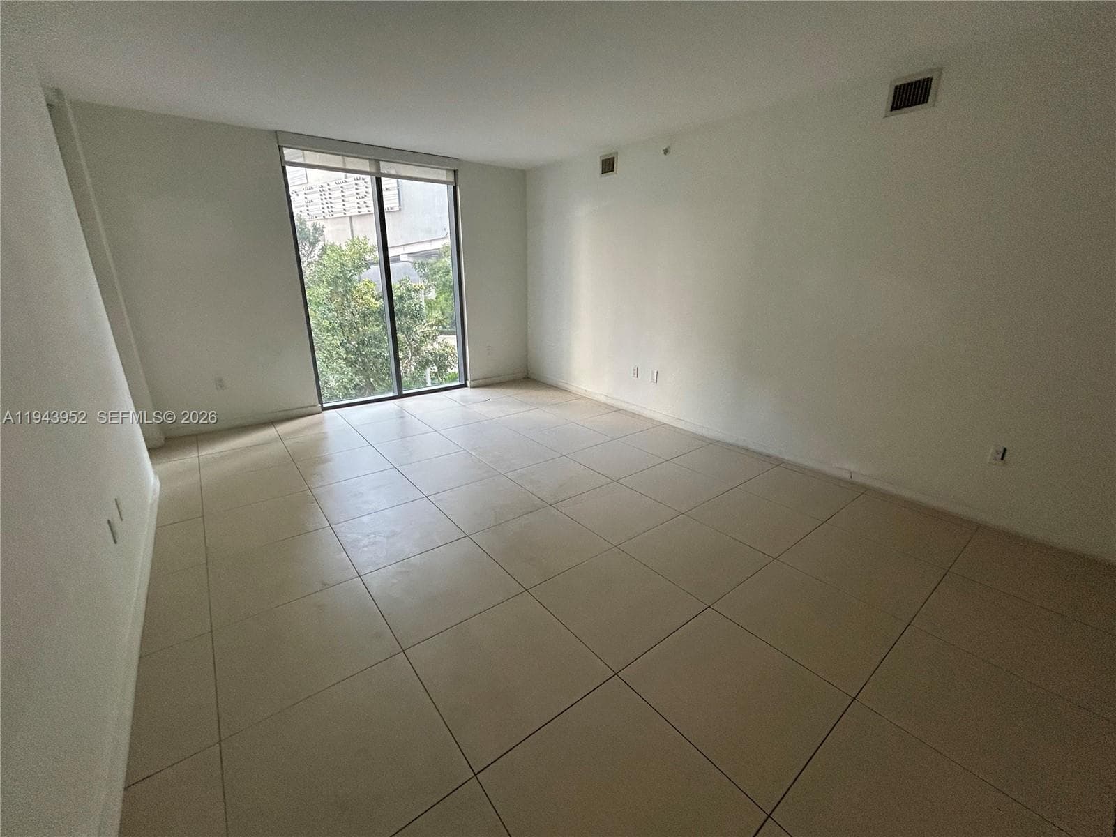 31 SE 6th St # 407, Miami FL 33131