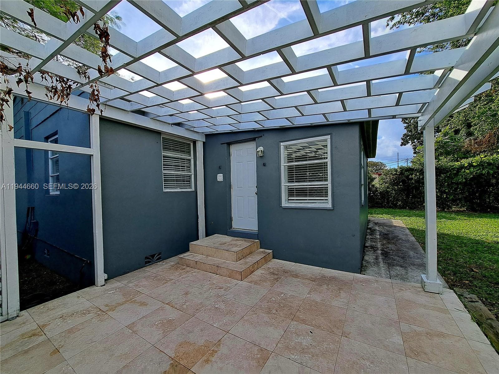 335 NW 102nd St, Miami FL 33150