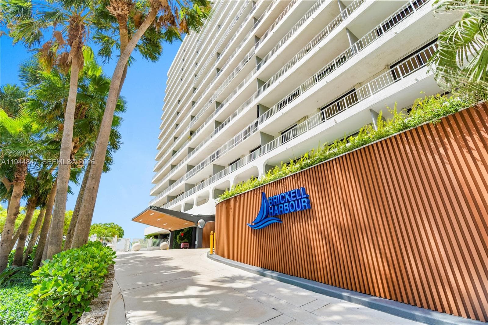 200 SE 15th Rd # 5D, Miami FL 33129