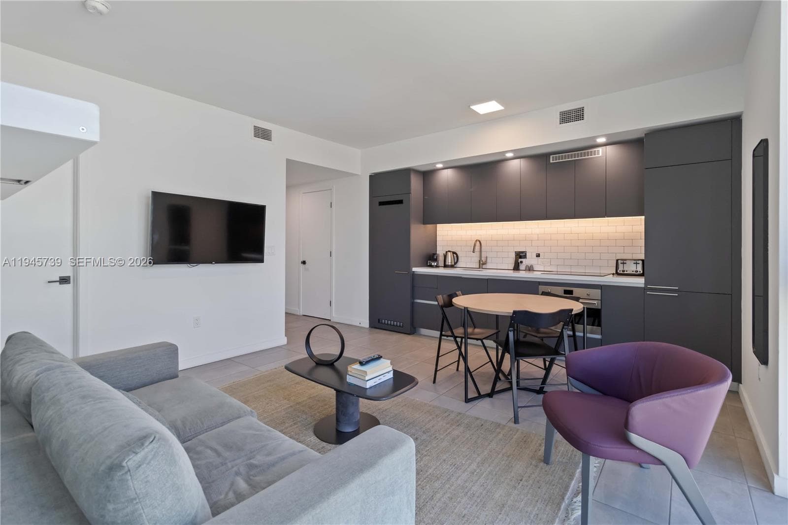 227 NE 2nd St # 2506, Miami FL 33132