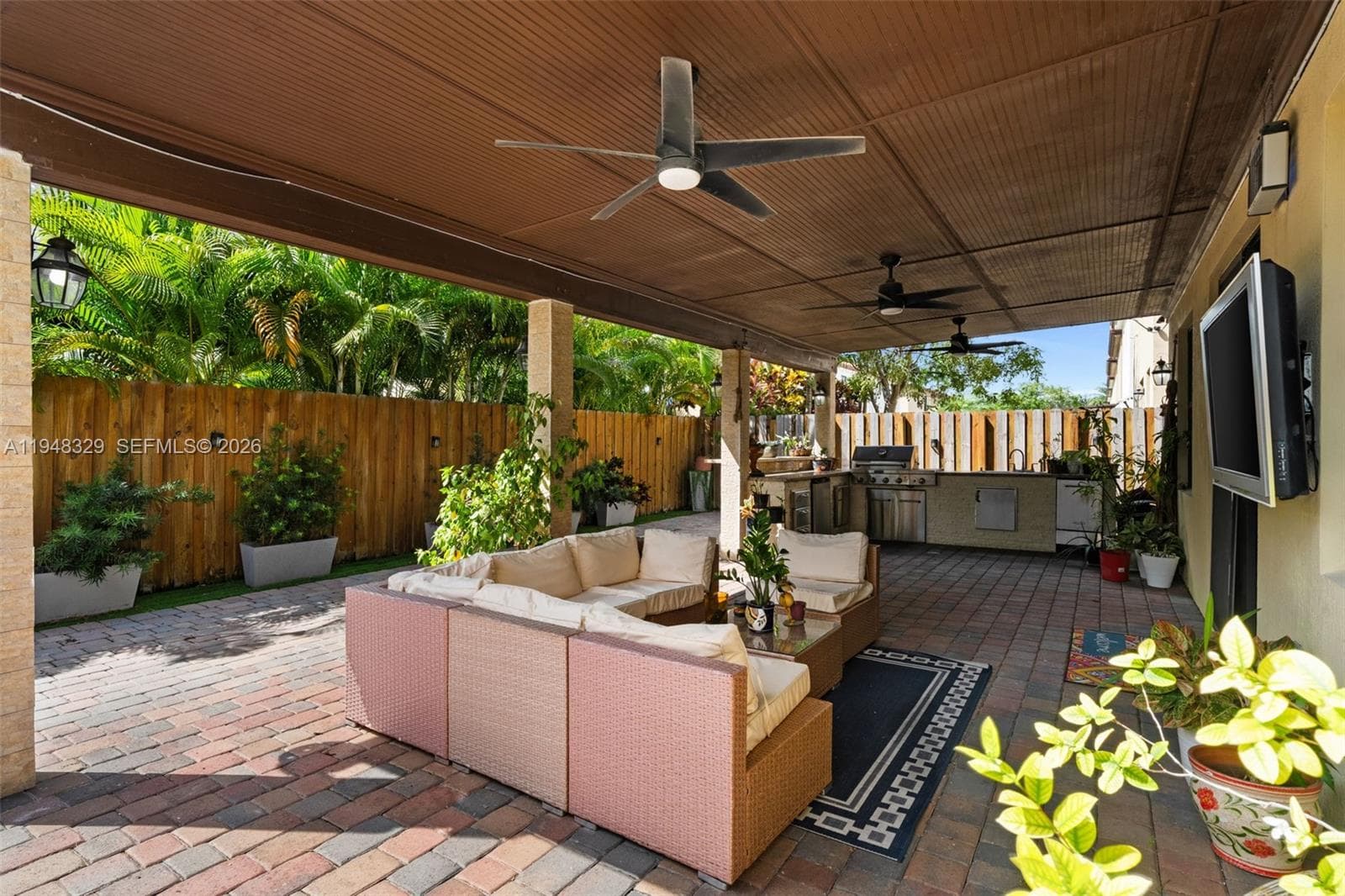 8658 NW 99th Path, Doral FL 33178