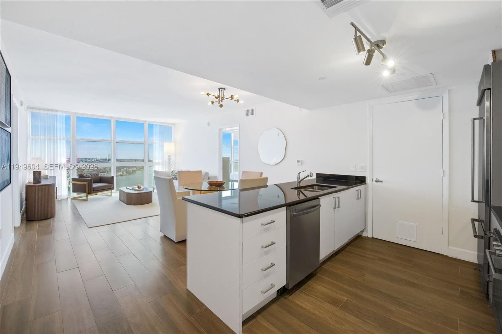 50 Biscayne Blvd # 3904, Miami FL 33132