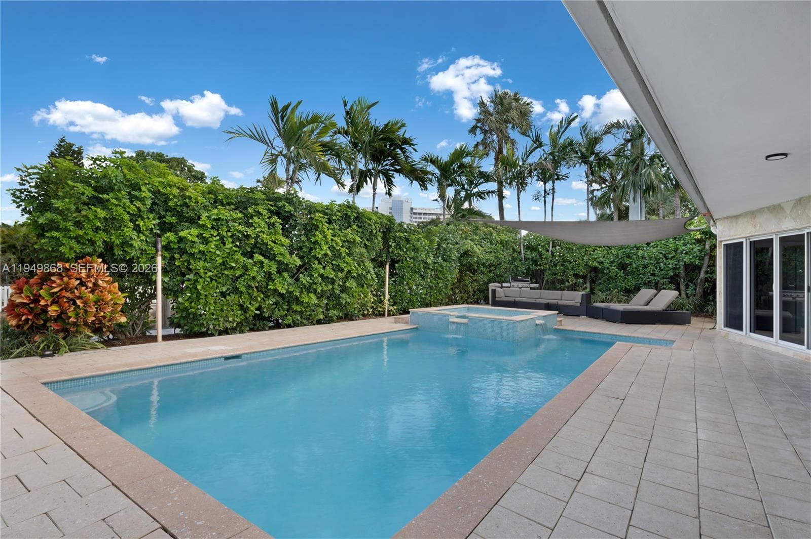 1155 S Biscayne Point Rd, Miami Beach FL 33141