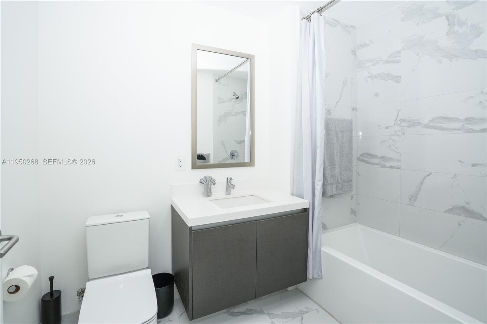 851 NE 1st Ave # 2101, Miami FL 33132