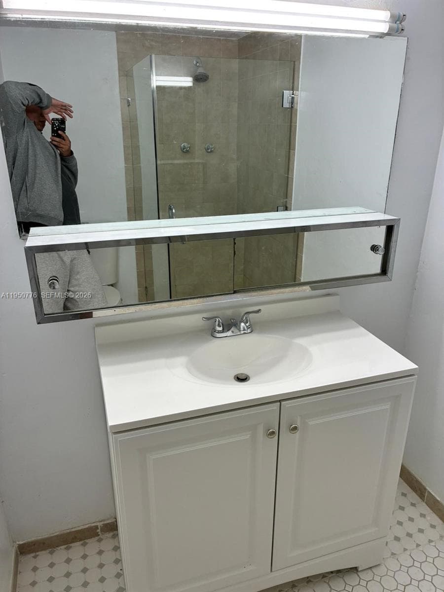 1450 NE 191st St # 205, Miami FL 33179