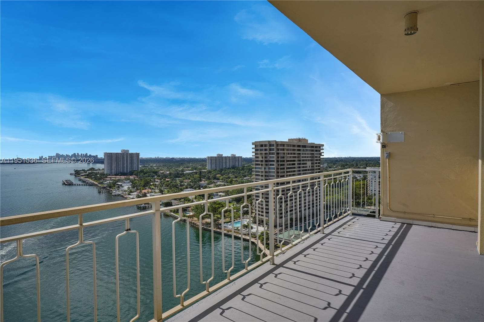 11111 Biscayne Blvd # 21C, Miami FL 33181