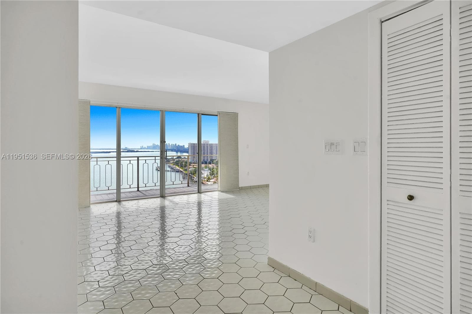 11111 Biscayne Blvd # 21C, Miami FL 33181