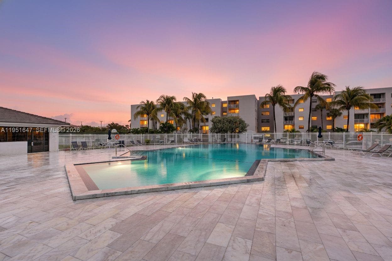 8145 NW 7th St # 315, Miami FL 33126
