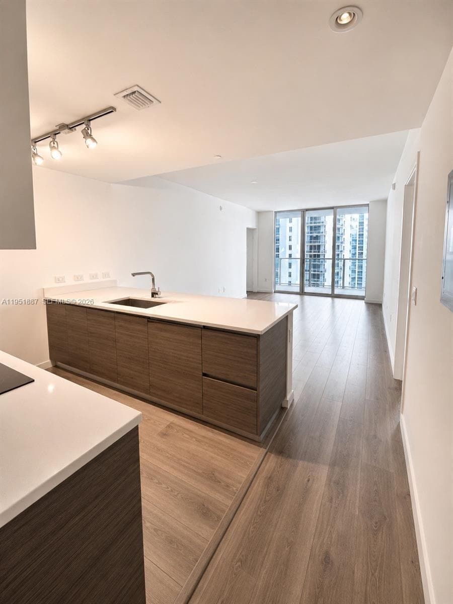 1100 S Miami Ave # 2111, Miami FL 33130