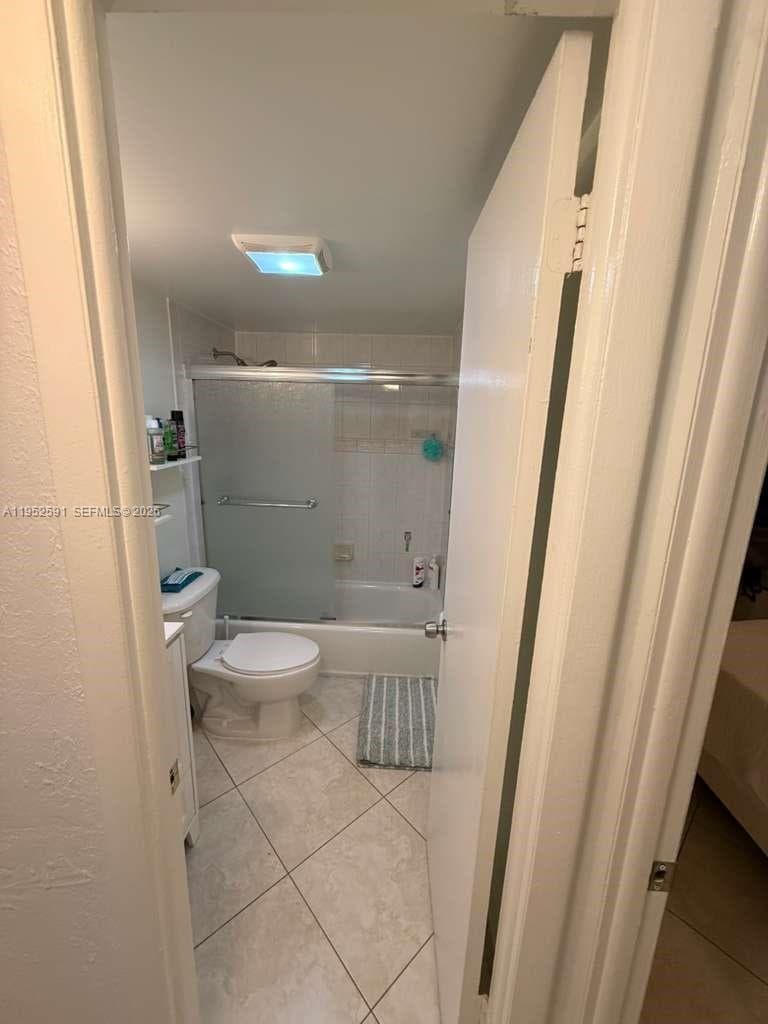 5501 NW 7th St # E207, Miami FL 33126