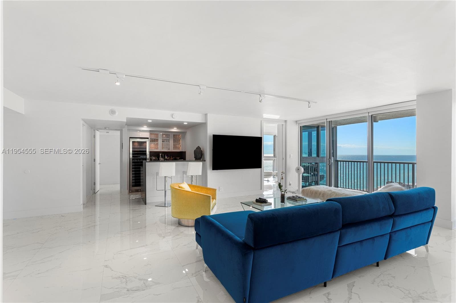 2655 Collins Ave, Miami Beach FL 33140