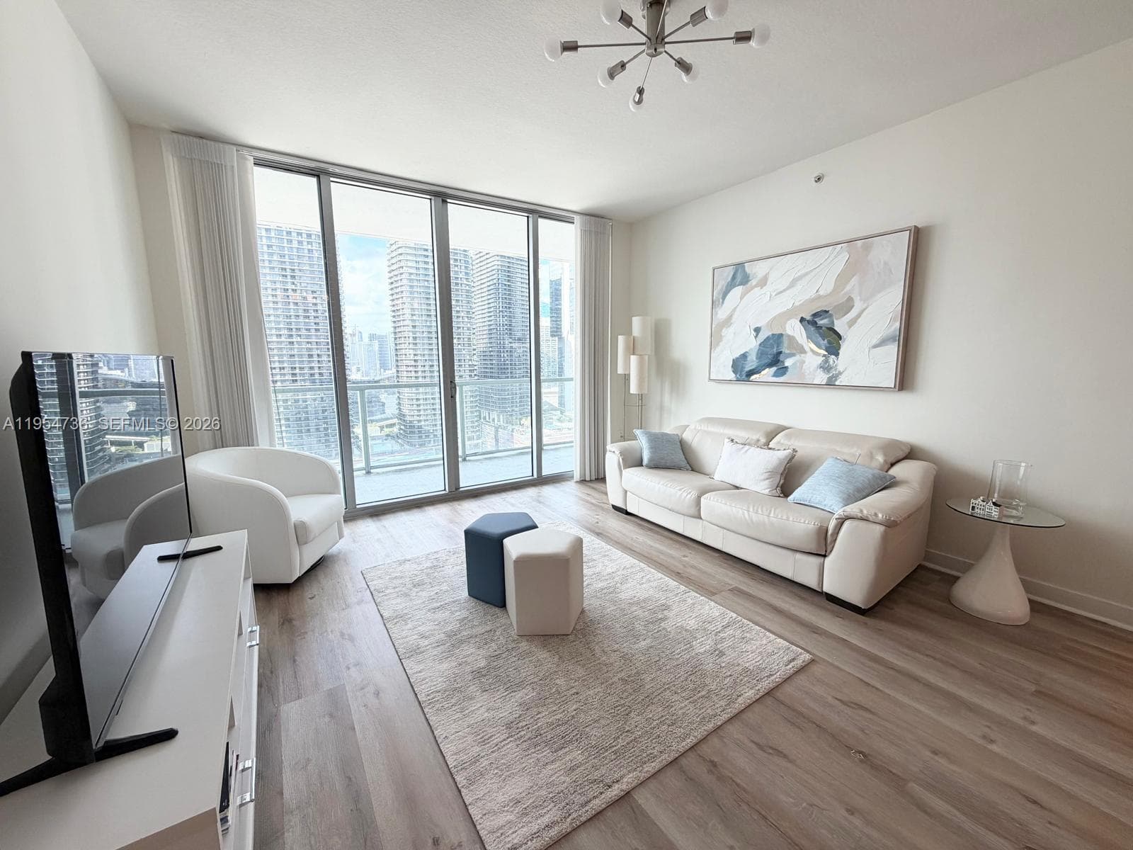 1111 SW 1 AV, Miami FL 33130