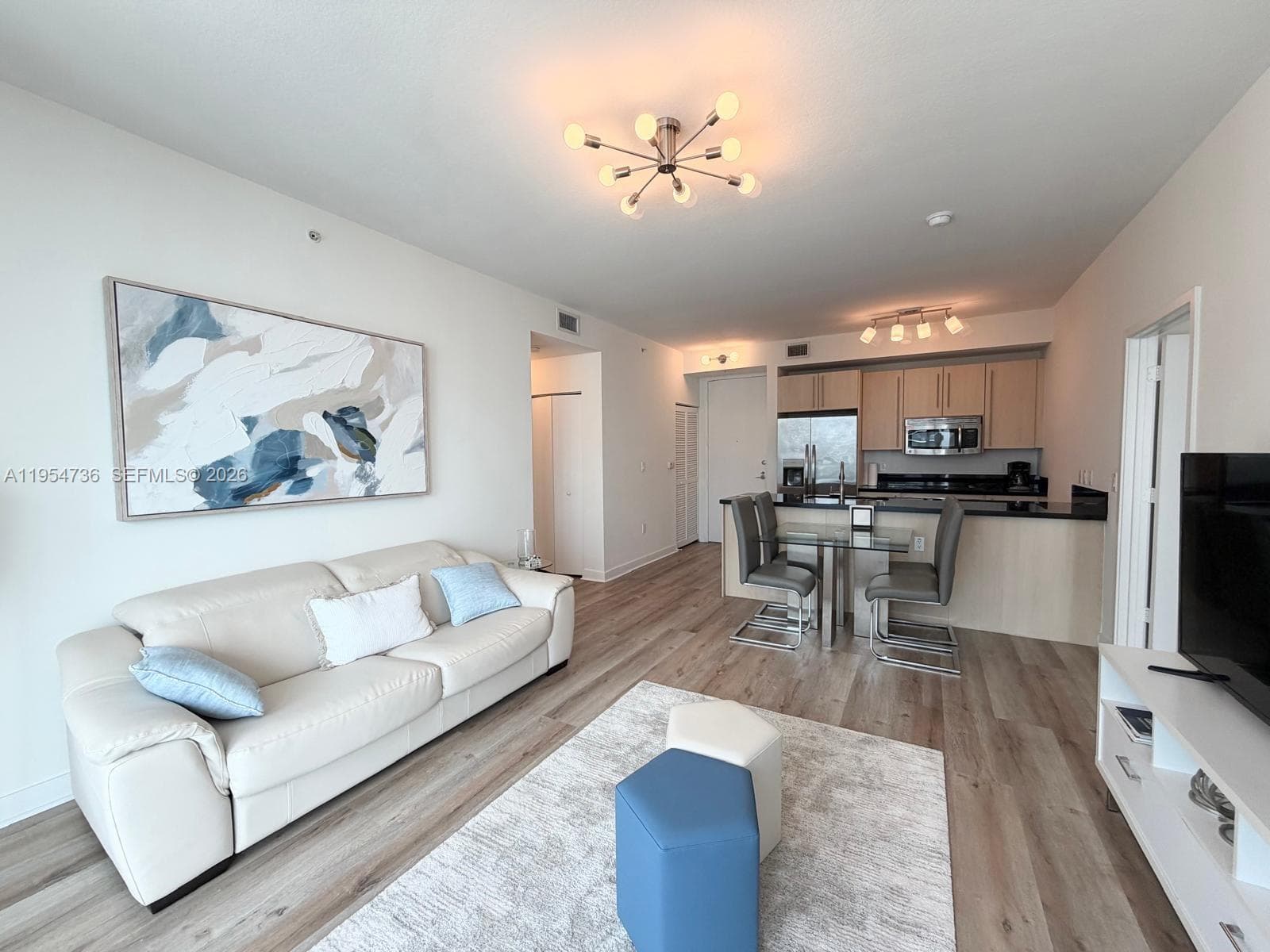 1111 SW 1 AV, Miami FL 33130