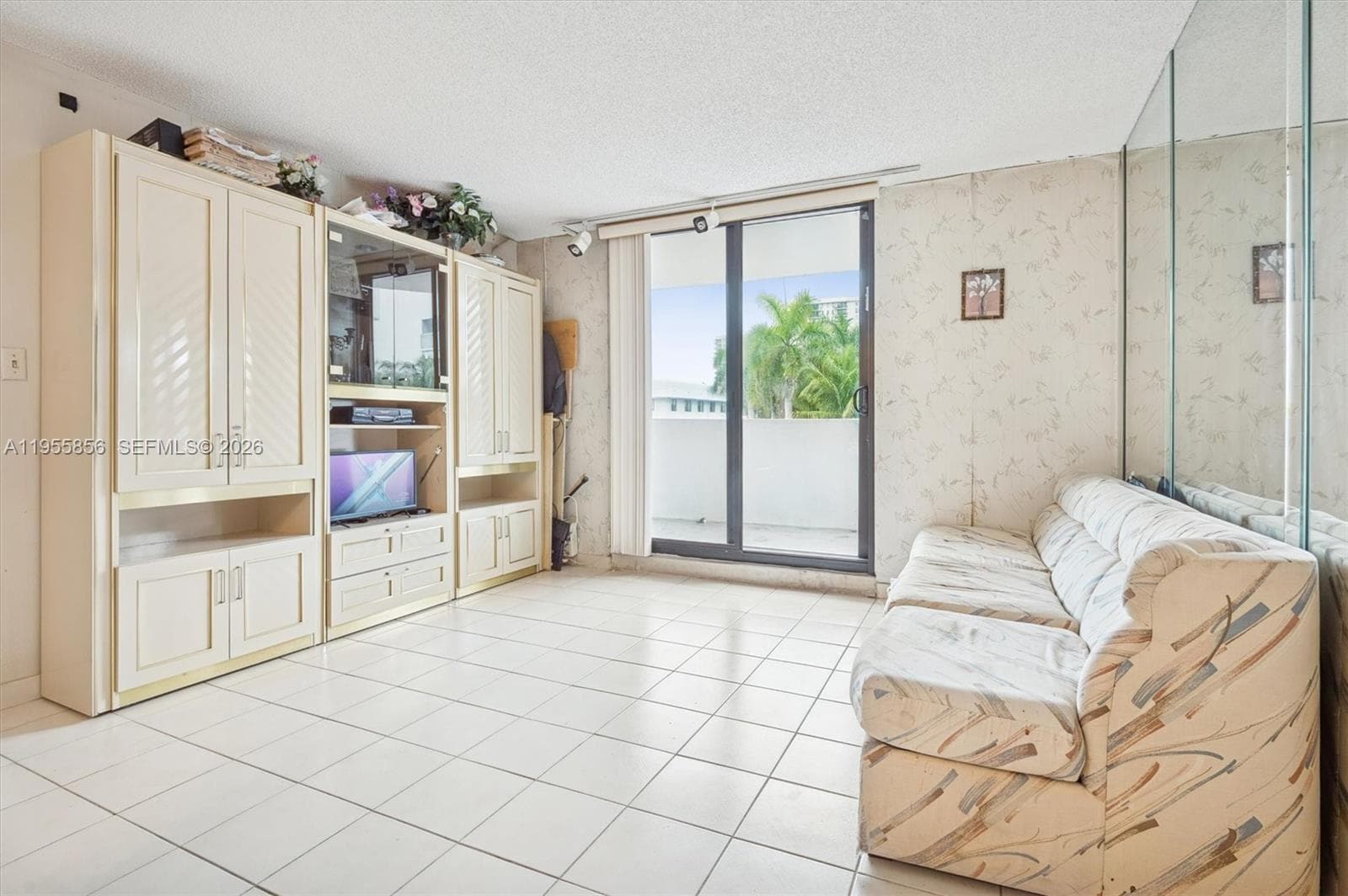 4301 Collins Ave # 202, Miami Beach FL 33140