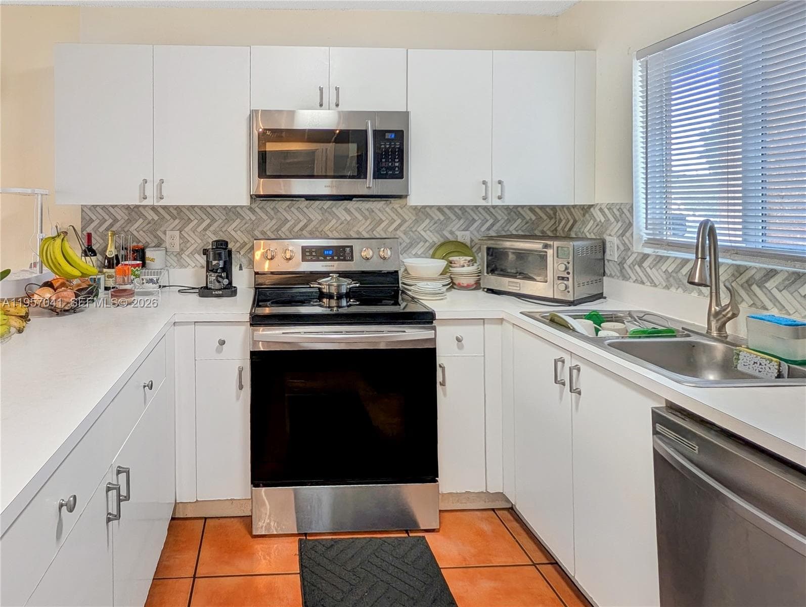 6205 Kendale Lakes Cir # 289, Miami FL 33183