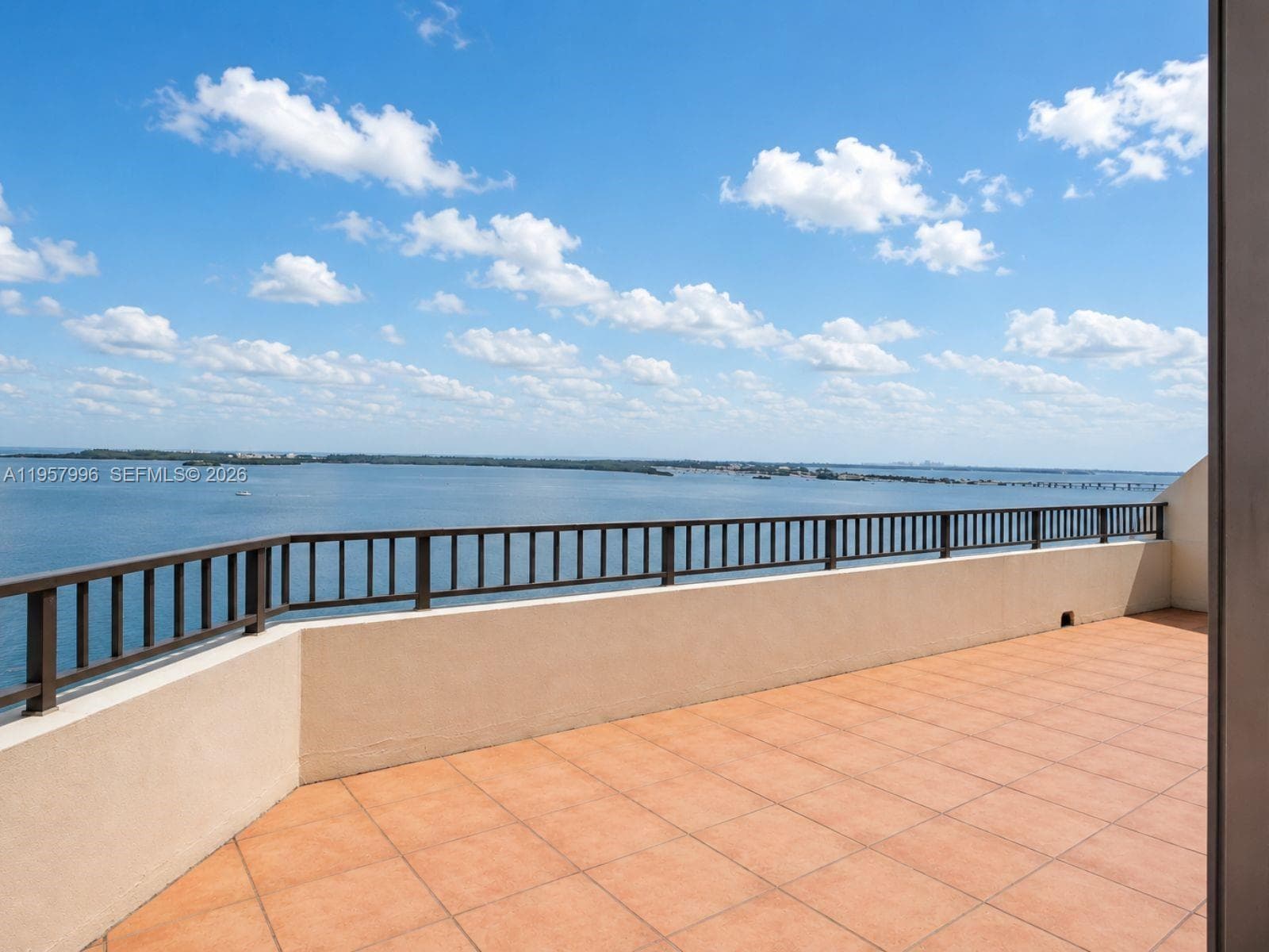 520 Brickell Key Dr # A1904, Miami FL 33131