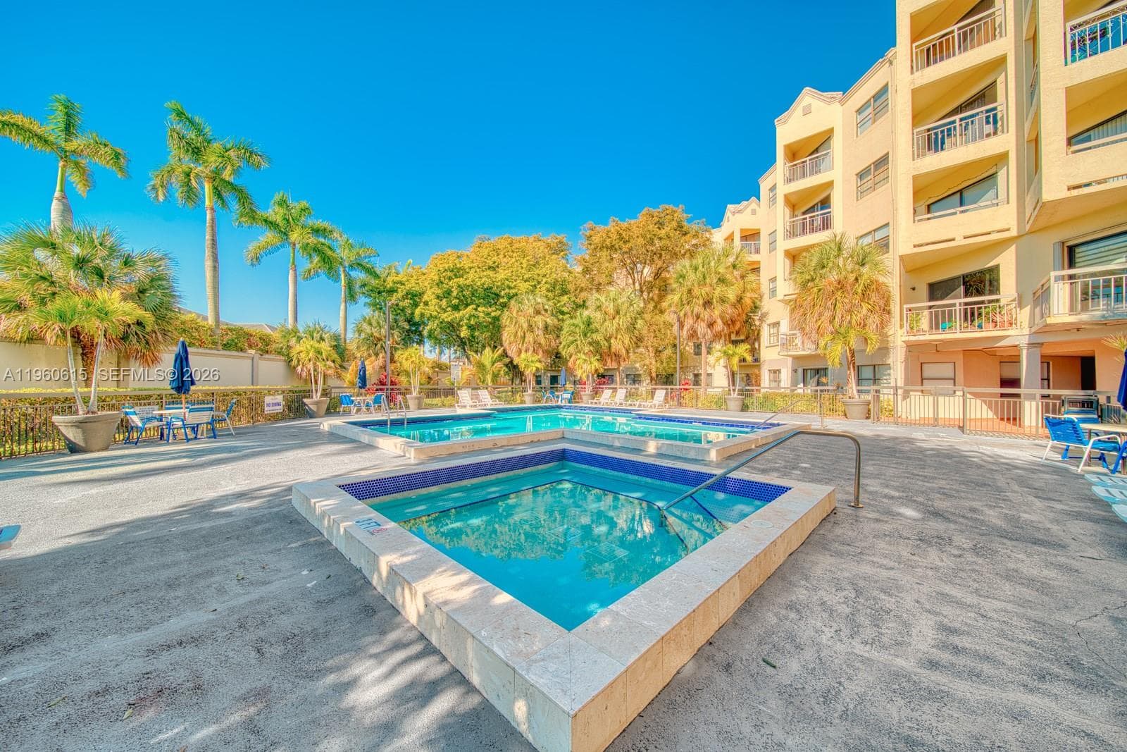 8290 Lake Dr # 236, Doral FL 33166