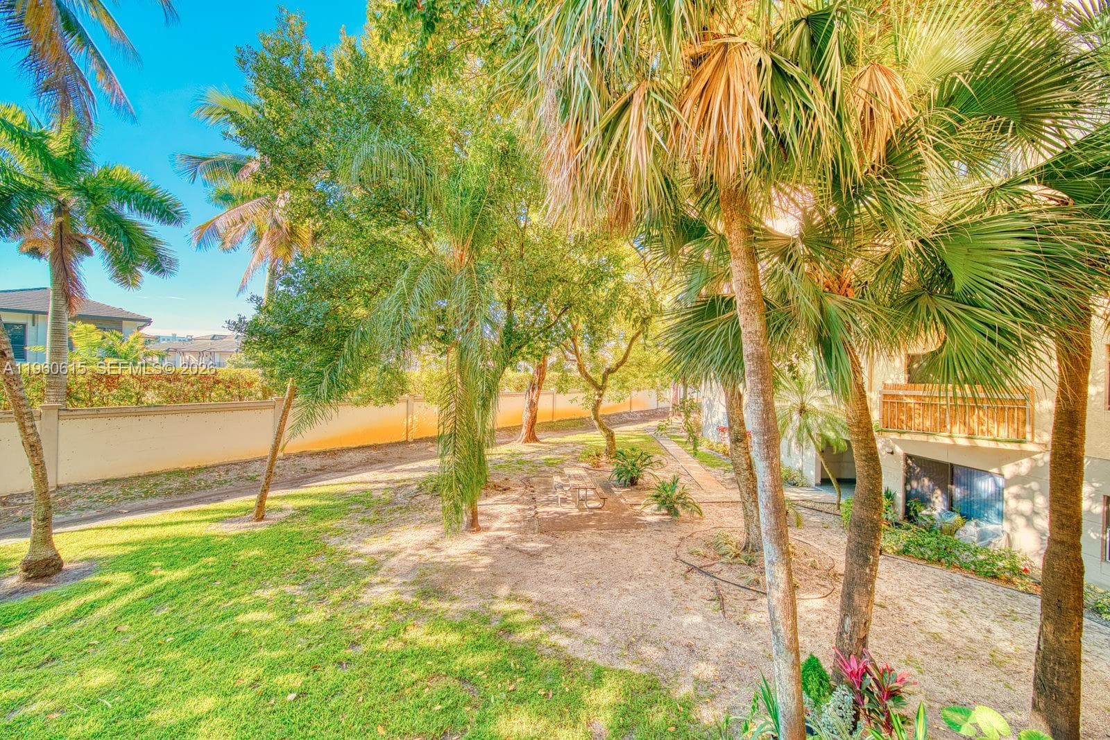 8290 Lake Dr # 236, Doral FL 33166