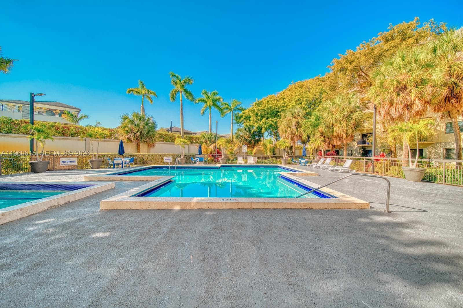 8290 Lake Dr # 236, Doral FL 33166