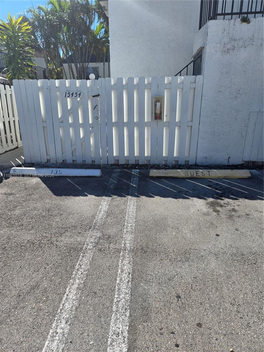 15454 SW 85th Ln # 135, Miami FL 33193