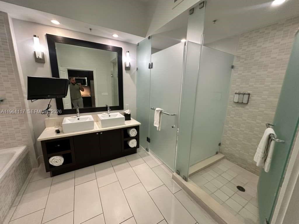 5300 NW 87th Ave # 910, Doral FL 33178