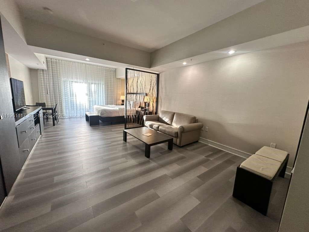 5300 NW 87th Ave # 910, Doral FL 33178